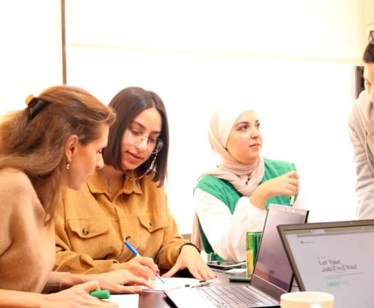 image of volunteering overseas program
